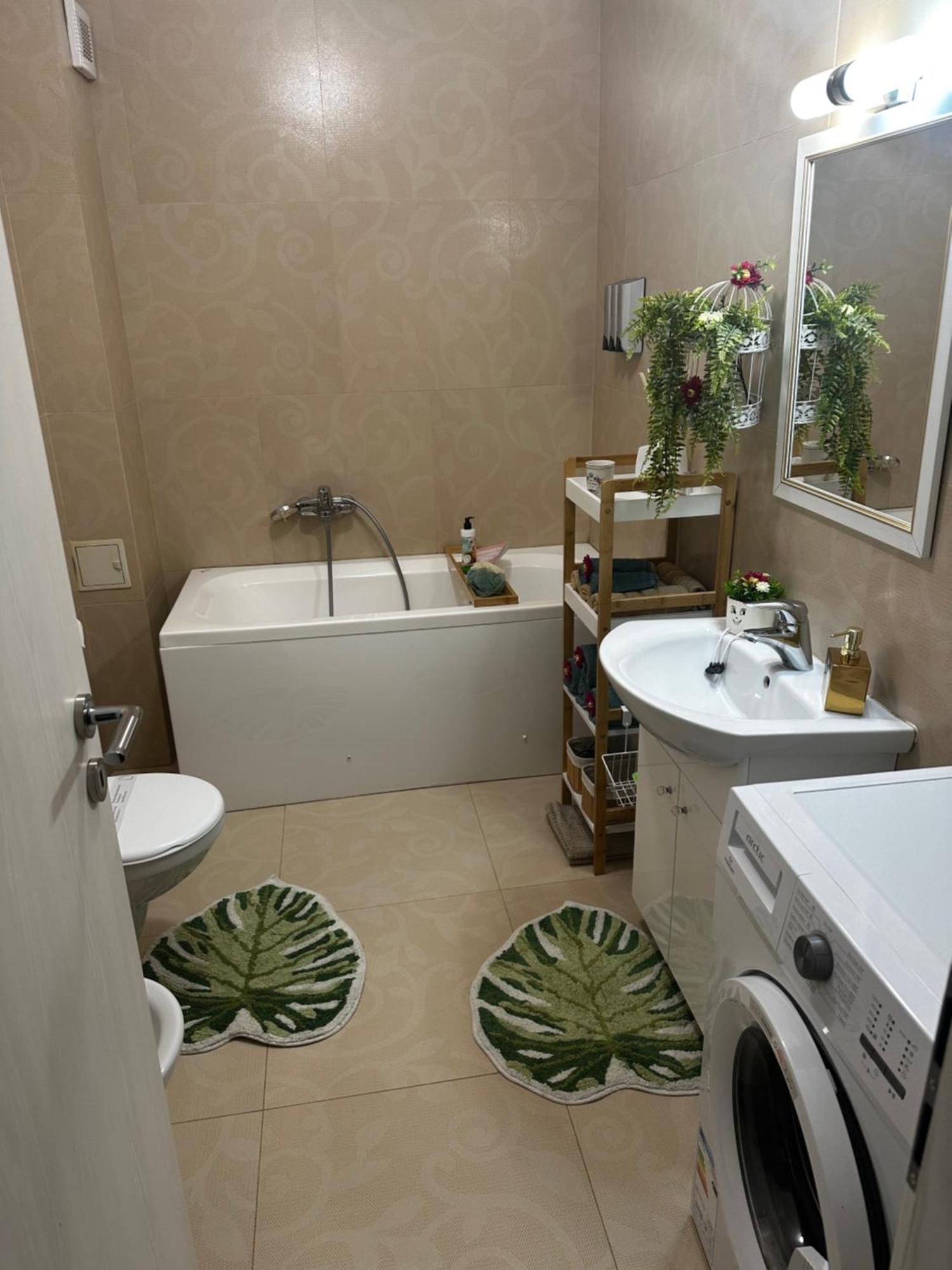 Plaza Apartament Орадя Экстерьер фото